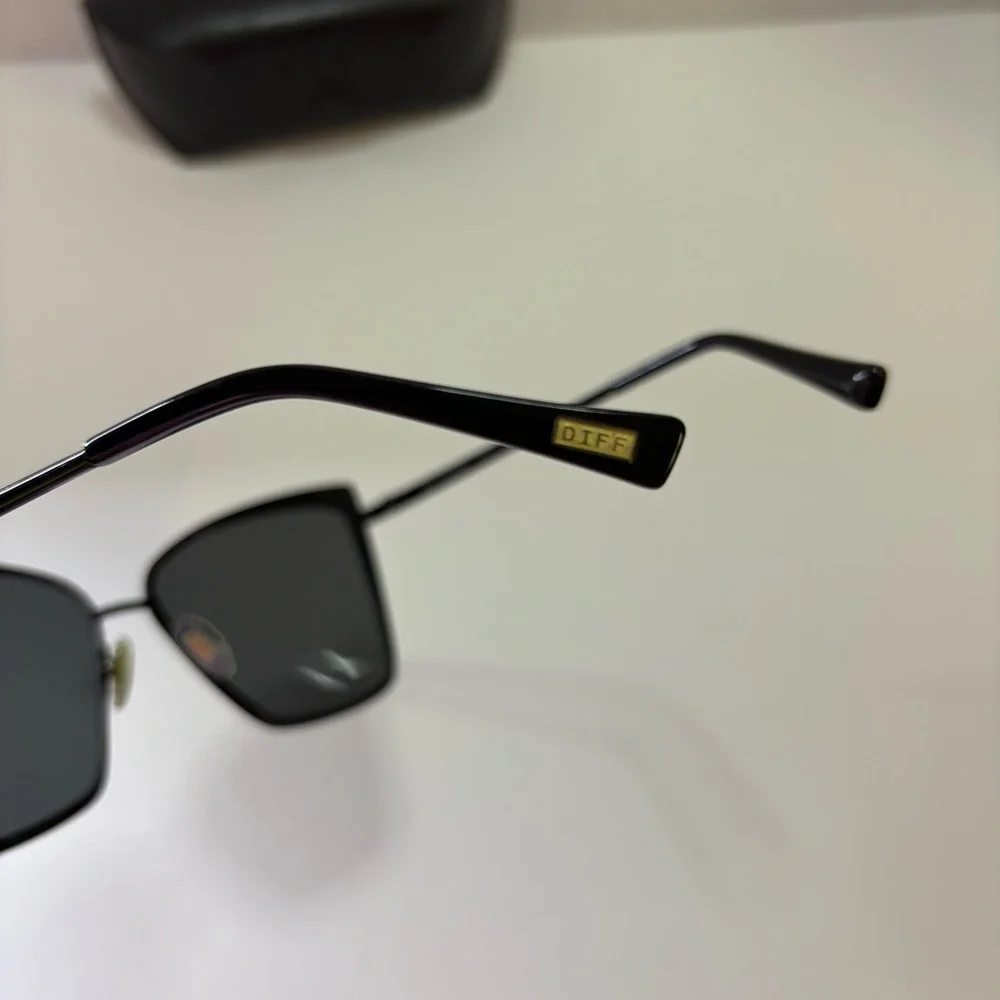 Diff Eyewear Becky Sunglasses